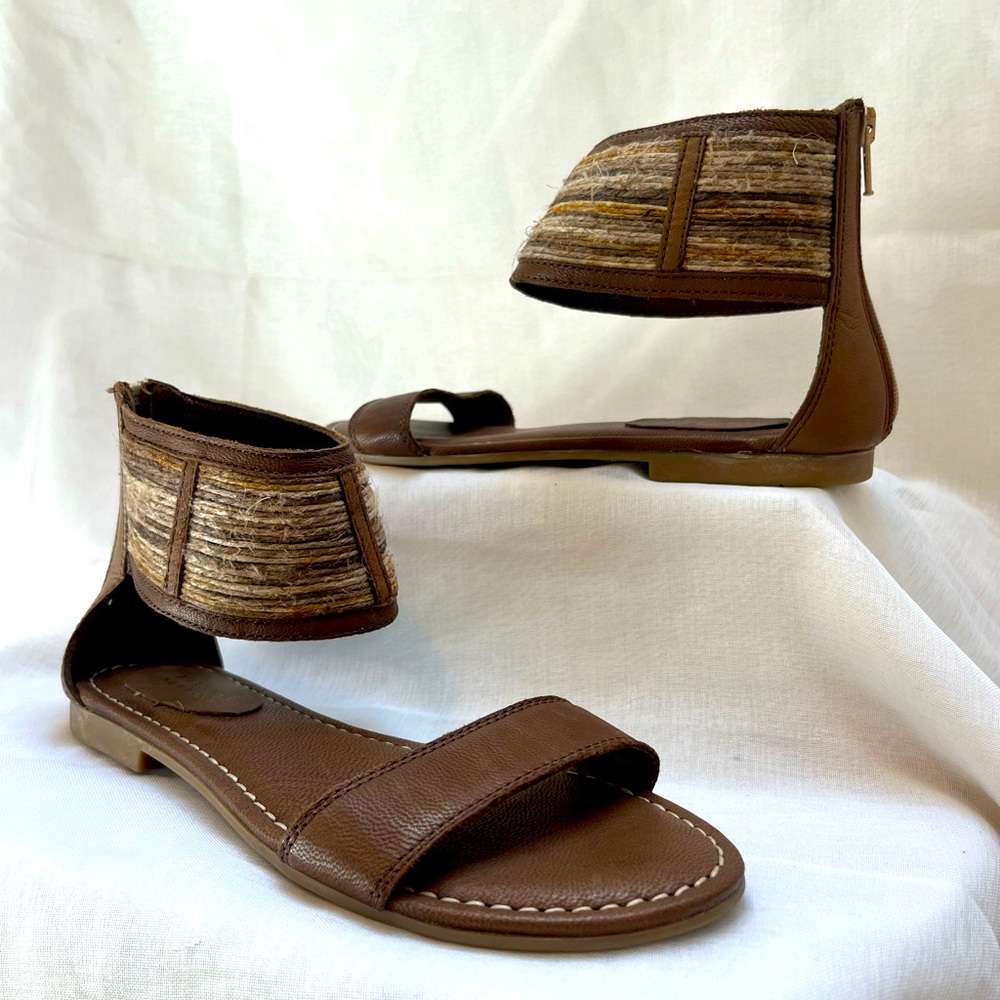 Barneys New York Sandals Woman size 8